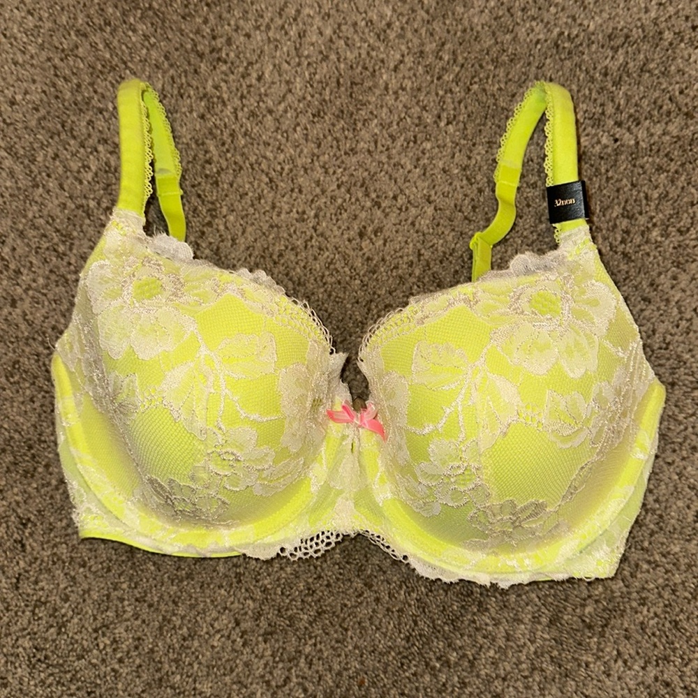 Brand new VS bra